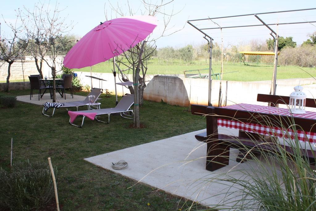 Apartments Villa Lili Umag Luaran gambar